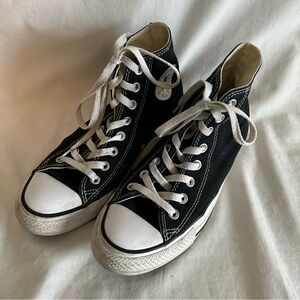Women’s CONVERSE Chuck Taylor All Star High Tops Black & White Size 8.5